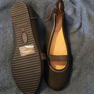 Zapatos bajos comor negros